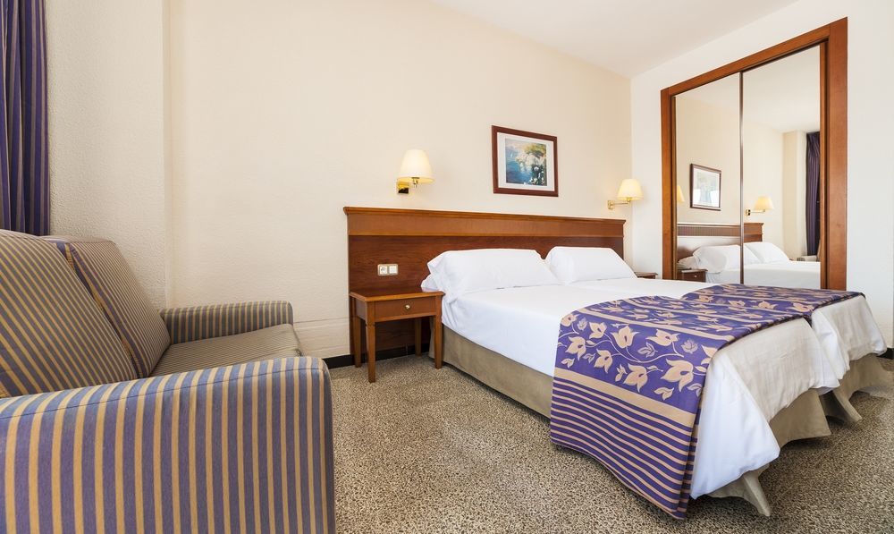 Globales Palmanova Hotel Exterior photo